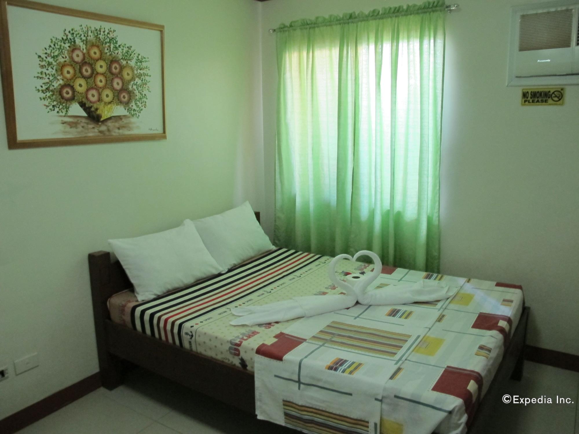 Sea Jewel Beach Resort Puerto Galera Bagian luar foto