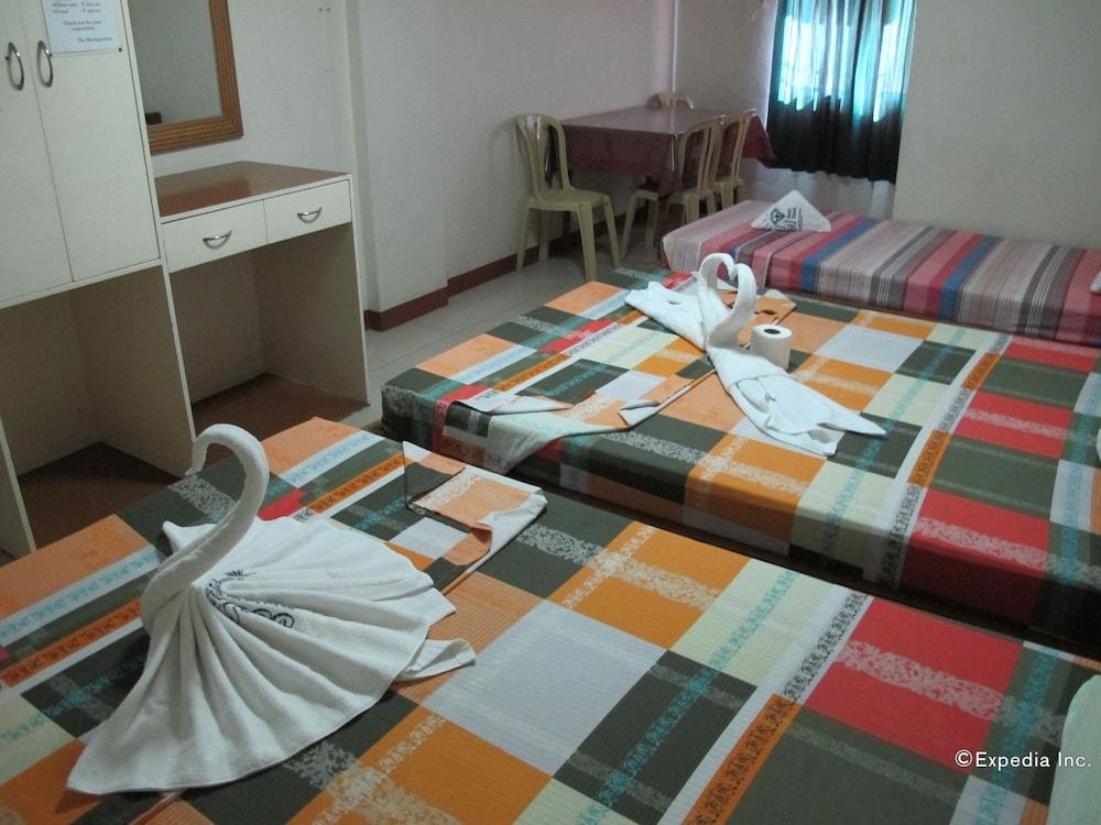 Sea Jewel Beach Resort Puerto Galera Bagian luar foto