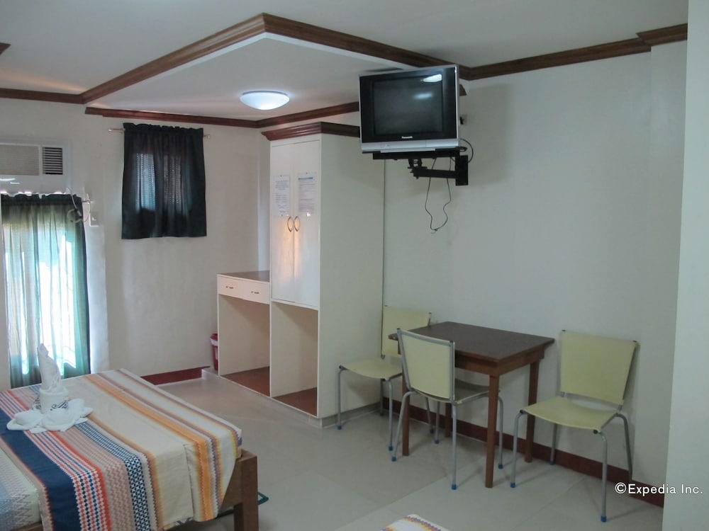 Sea Jewel Beach Resort Puerto Galera Bagian luar foto