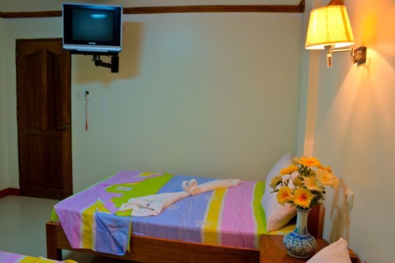 Sea Jewel Beach Resort Puerto Galera Bagian luar foto