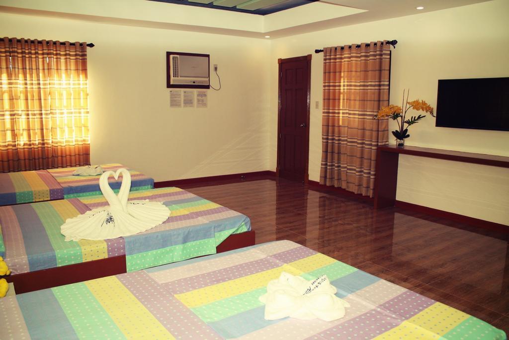 Sea Jewel Beach Resort Puerto Galera Bagian luar foto